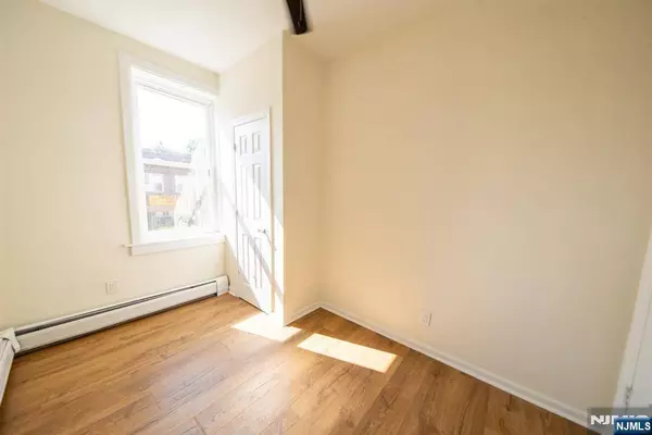 7723 Bergenline AVE #2, North Bergen, NJ 07047