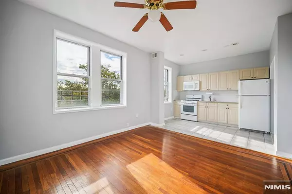 7505 Palisade AVE #304, North Bergen, NJ 07047