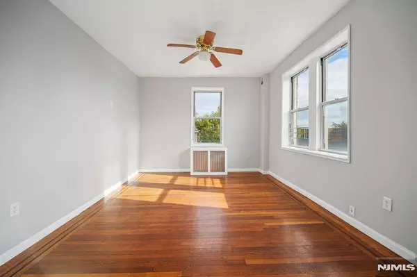 7505 Palisade AVE #304, North Bergen, NJ 07047