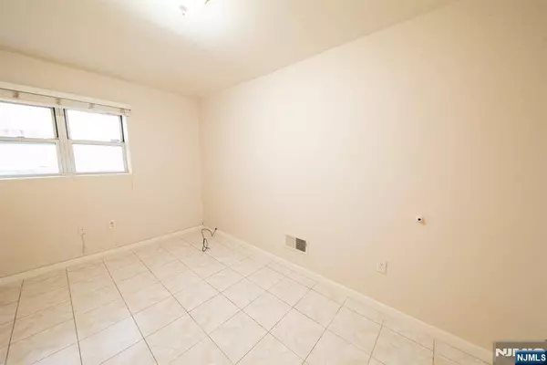 818 Palisade AVE, Union City, NJ 07087