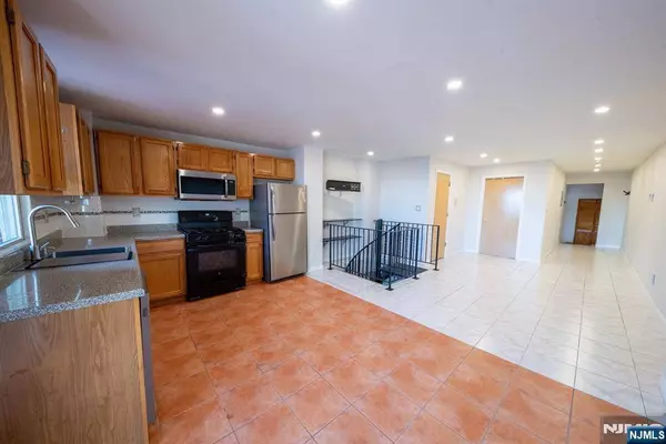 818 Palisade AVE, Union City, NJ 07087