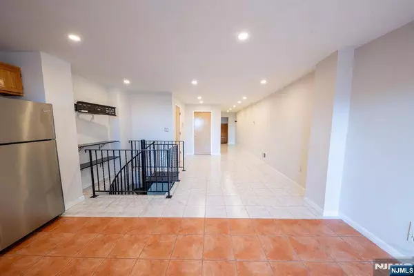 818 Palisade AVE, Union City, NJ 07087