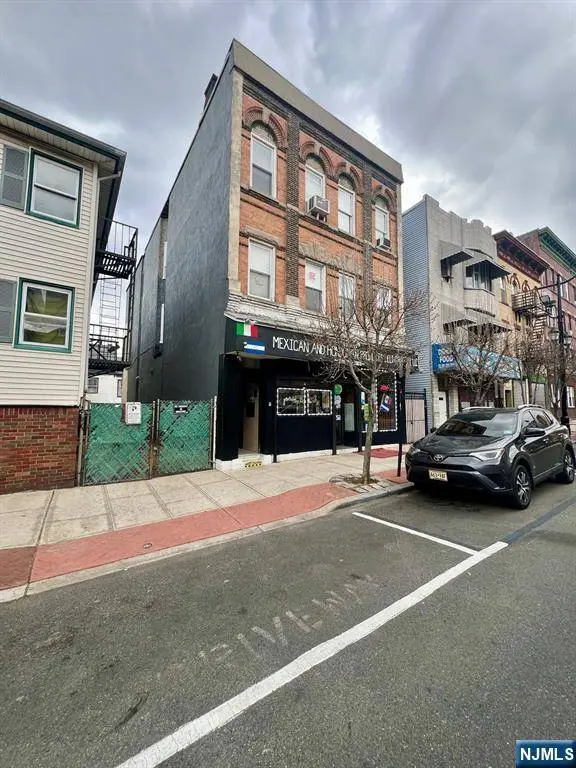 1505 Summit AVE, Union City, NJ 07087