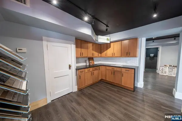 17 Dean ST, Englewood, NJ 07631