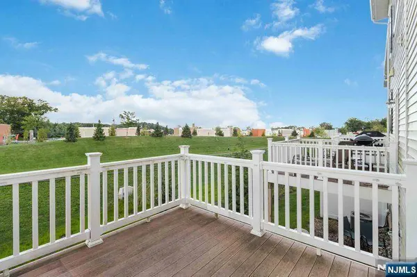 28 Colgate DR #905, Morristown Town, NJ 07960