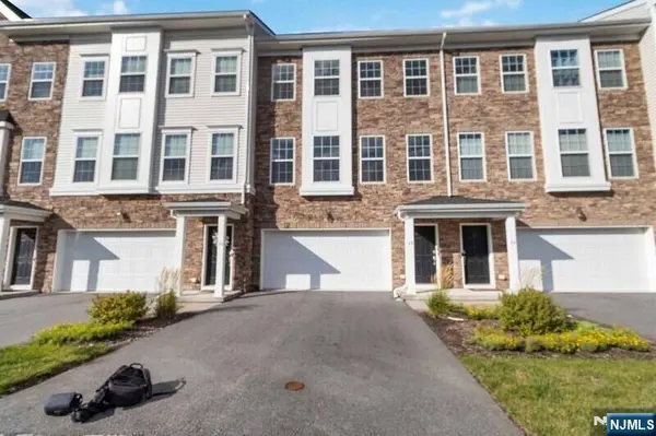 28 Colgate DR #905, Morristown Town, NJ 07960