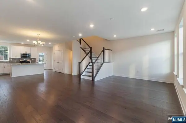 28 Colgate DR #905, Morristown Town, NJ 07960