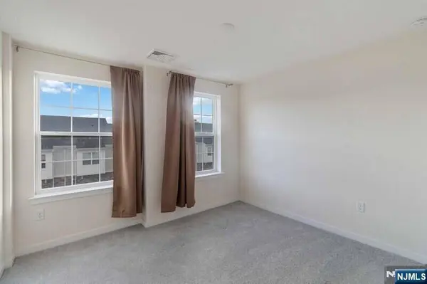 28 Colgate DR #905, Morristown Town, NJ 07960