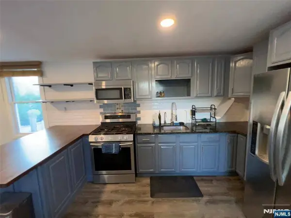 120 Stone ST #3, Newark, NJ 07104