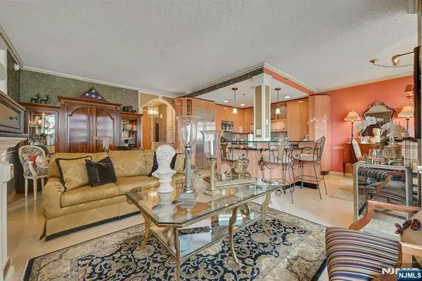 100 Carlyle DR #C06B, Cliffside Park, NJ 07010