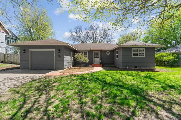 531 E School ST, Owatonna, MN 55060