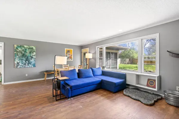 531 E School ST, Owatonna, MN 55060