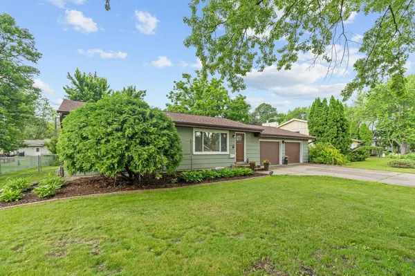 9301 Northwood Pkwy, New Hope, MN 55427