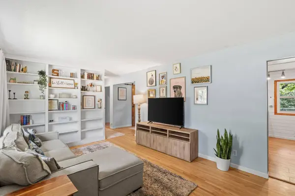 9301 Northwood Pkwy, New Hope, MN 55427