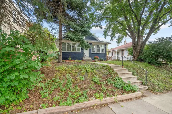 388 Snelling AVE S, Saint Paul, MN 55105