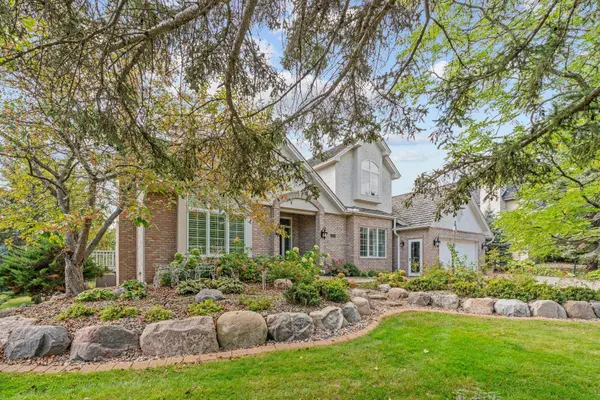 7031 Kenmare DR, Bloomington, MN 55438