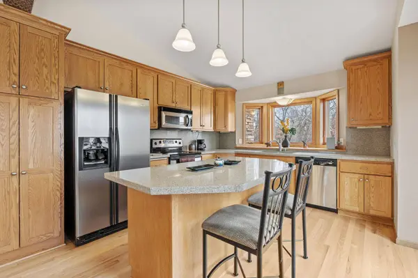 704 Crescent Curve, Saint Paul, MN 55127