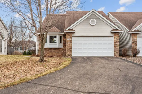 704 Crescent Curve, Saint Paul, MN 55127