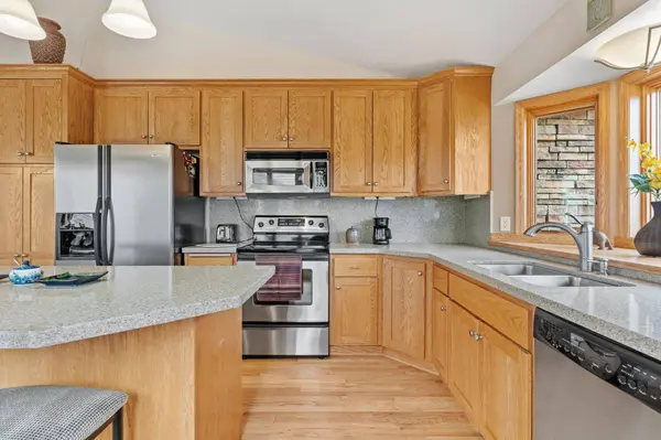 704 Crescent Curve, Saint Paul, MN 55127