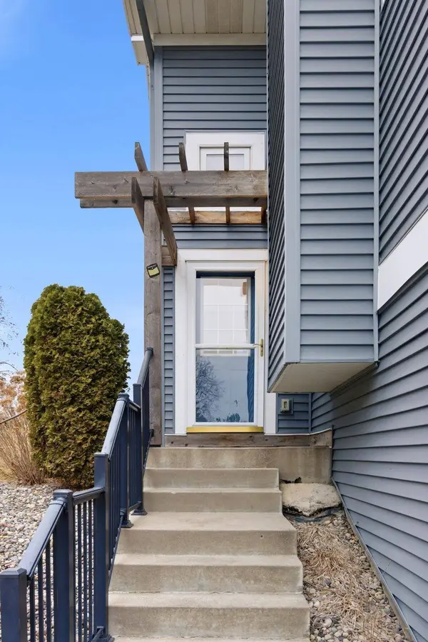 15665 24th AVE N #E, Plymouth, MN 55447