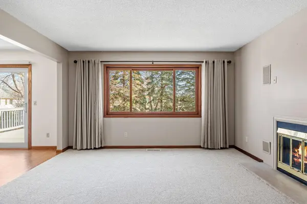 16988 Weaver Lake DR, Maple Grove, MN 55311