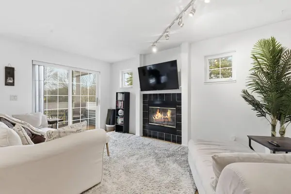 15665 24th AVE N #E, Plymouth, MN 55447