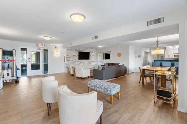 4820 Park Commons DR #21, Minneapolis, MN 55416