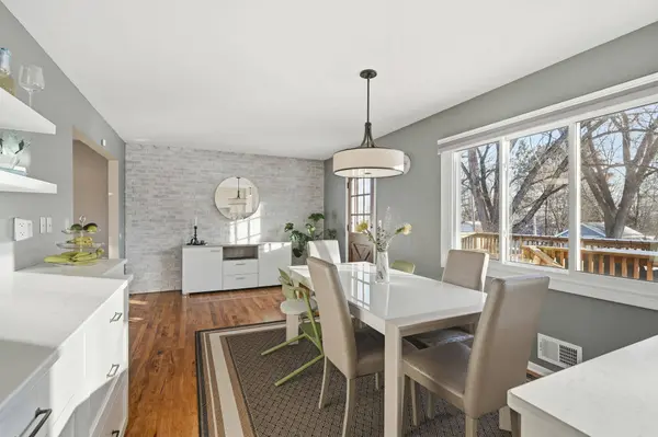 8671 Red Oak DR, Eden Prairie, MN 55347