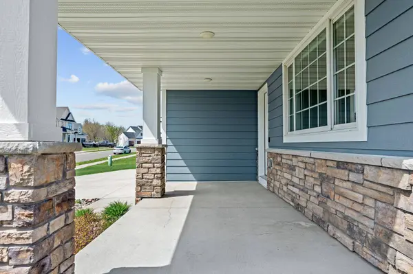 11556 Lakewood CT NE, Albertville, MN 55301