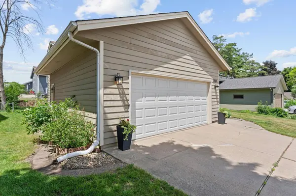 5560 W 131st ST, Savage, MN 55378