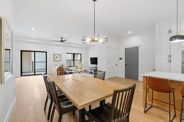 5742 Shady Oak RD S #7, Minnetonka, MN 55343