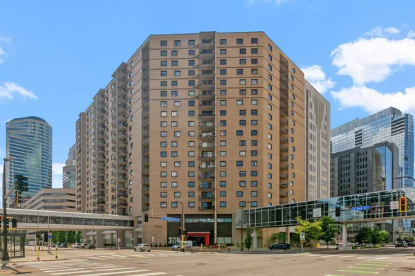 121 Washington AVE S #702