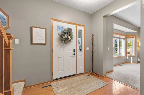 746 Riesgraf RD, Carver, MN 55315