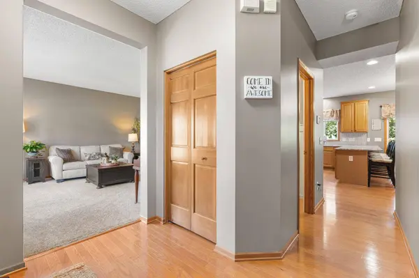 746 Riesgraf RD, Carver, MN 55315