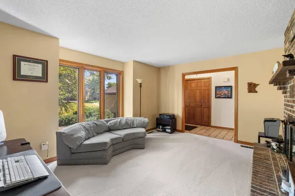 6390 Fawn LN, Lino Lakes, MN 55014