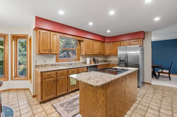 6390 Fawn LN, Lino Lakes, MN 55014