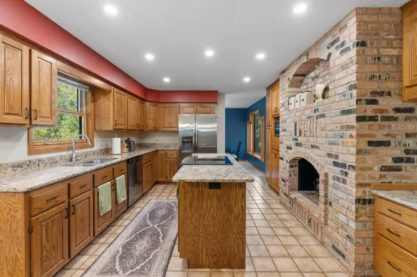 6390 Fawn LN, Lino Lakes, MN 55014