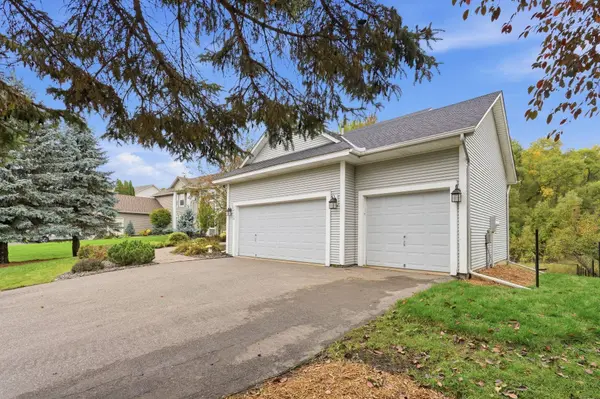 16130 39th PL N, Plymouth, MN 55446