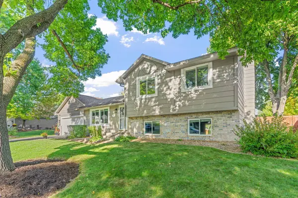 9150 Orchid LN N, Maple Grove, MN 55369