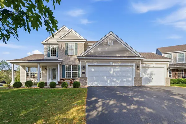 2421 Golf PL, Woodbury, MN 55129