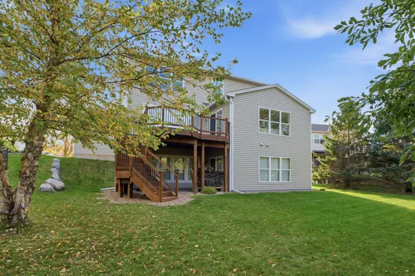 2421 Golf PL, Woodbury, MN 55129