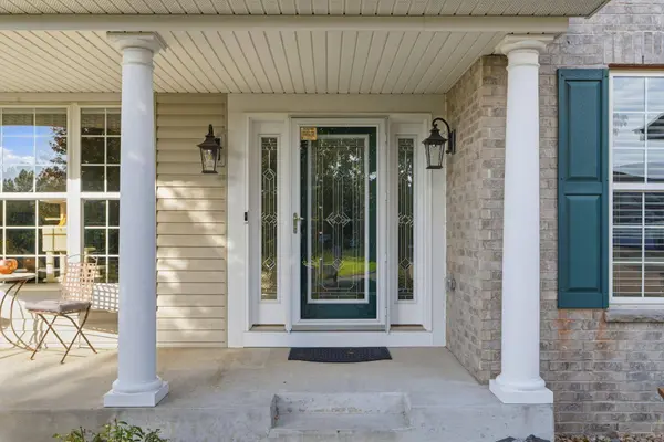 2421 Golf PL, Woodbury, MN 55129