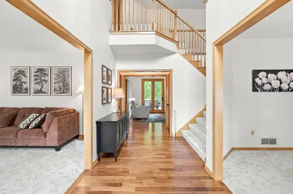 16130 39th PL N, Plymouth, MN 55446