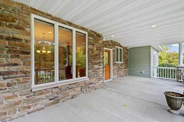 1372 Featherstone RD, Hastings, MN 55033