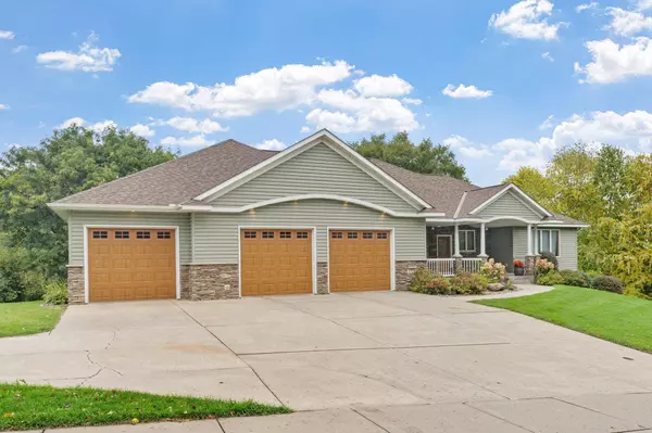 1372 Featherstone RD, Hastings, MN 55033