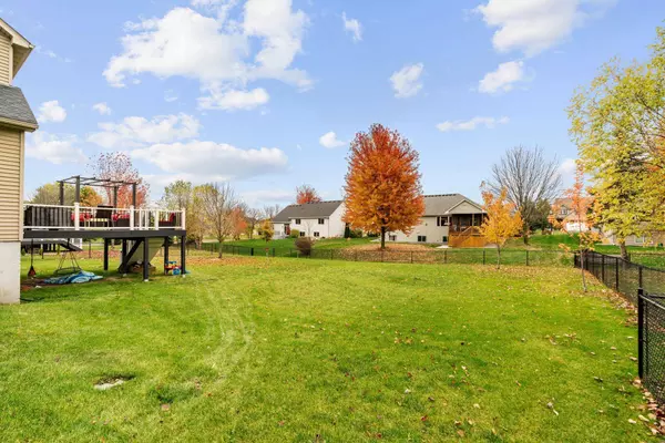 9499 Gander LN, Minnetrista, MN 55375