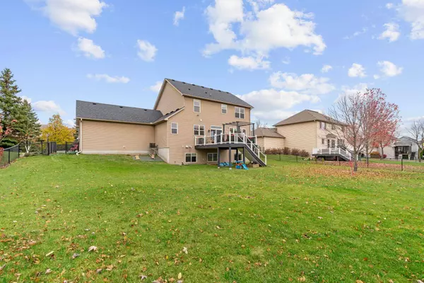 9499 Gander LN, Minnetrista, MN 55375