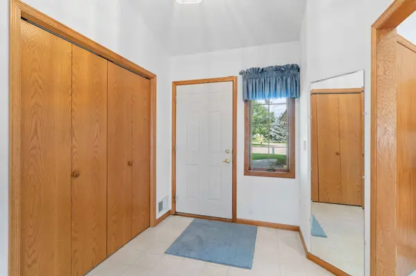 3700 Ladyslipper LN N, Brooklyn Park, MN 55443