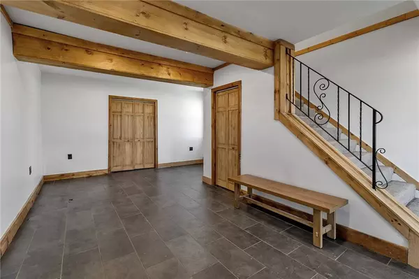 8275 Feddick RD, Hamburg, NY 14075