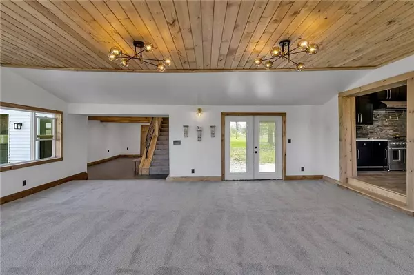 8275 Feddick RD, Hamburg, NY 14075